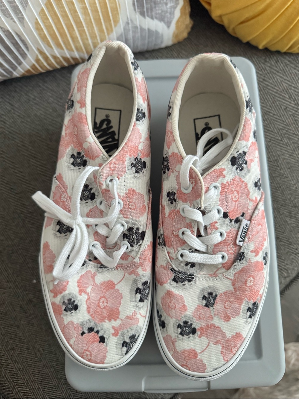 Vans Women's Pink and Black Floral Lace-Up Sneakers